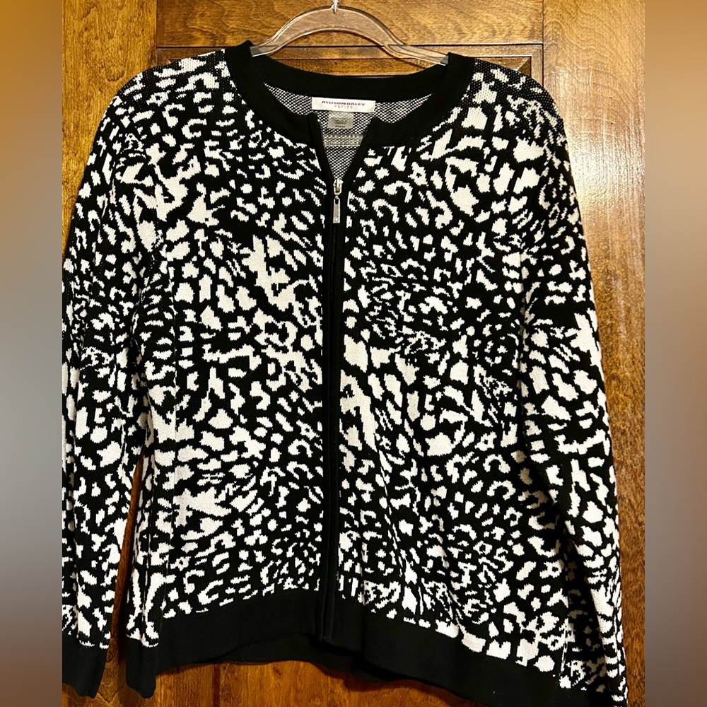 Allison Daley Black & White Patterned Zip-Front Sweater Jacket